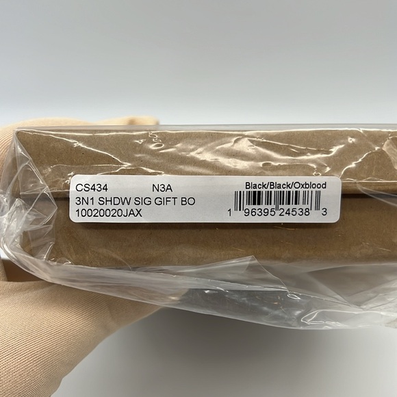 Boxed 3 In 1 Wallet Gift Set In Signature Canvas Black/Oxblood - Picture 13 of 14